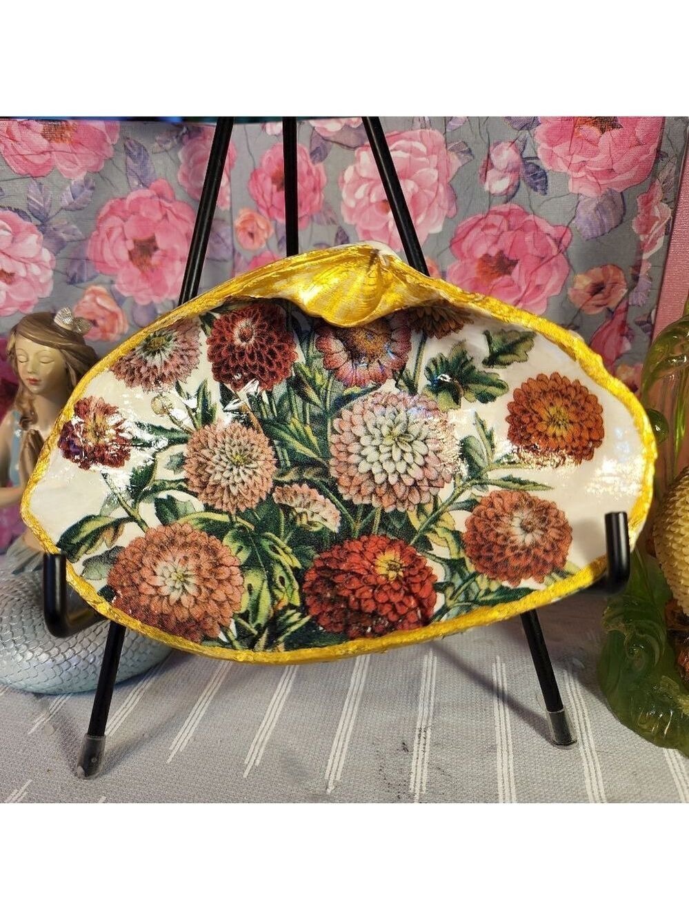 DECOUPAGE CLAM SHELL DECOUPAGE FALL FLOWERS ON A CLAM SHELL TRINKET DISH
